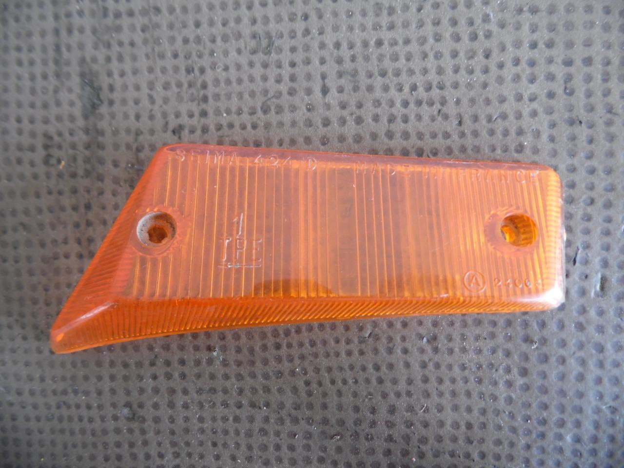 Cabochon clignotant droit Seima 424D CITROEN Dyane LesAnciennes.com