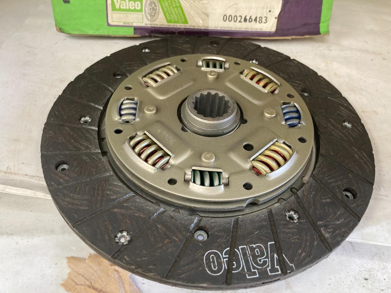Disque embrayage neuf RENAULT JEEP CJ7 LesAnciennes.com