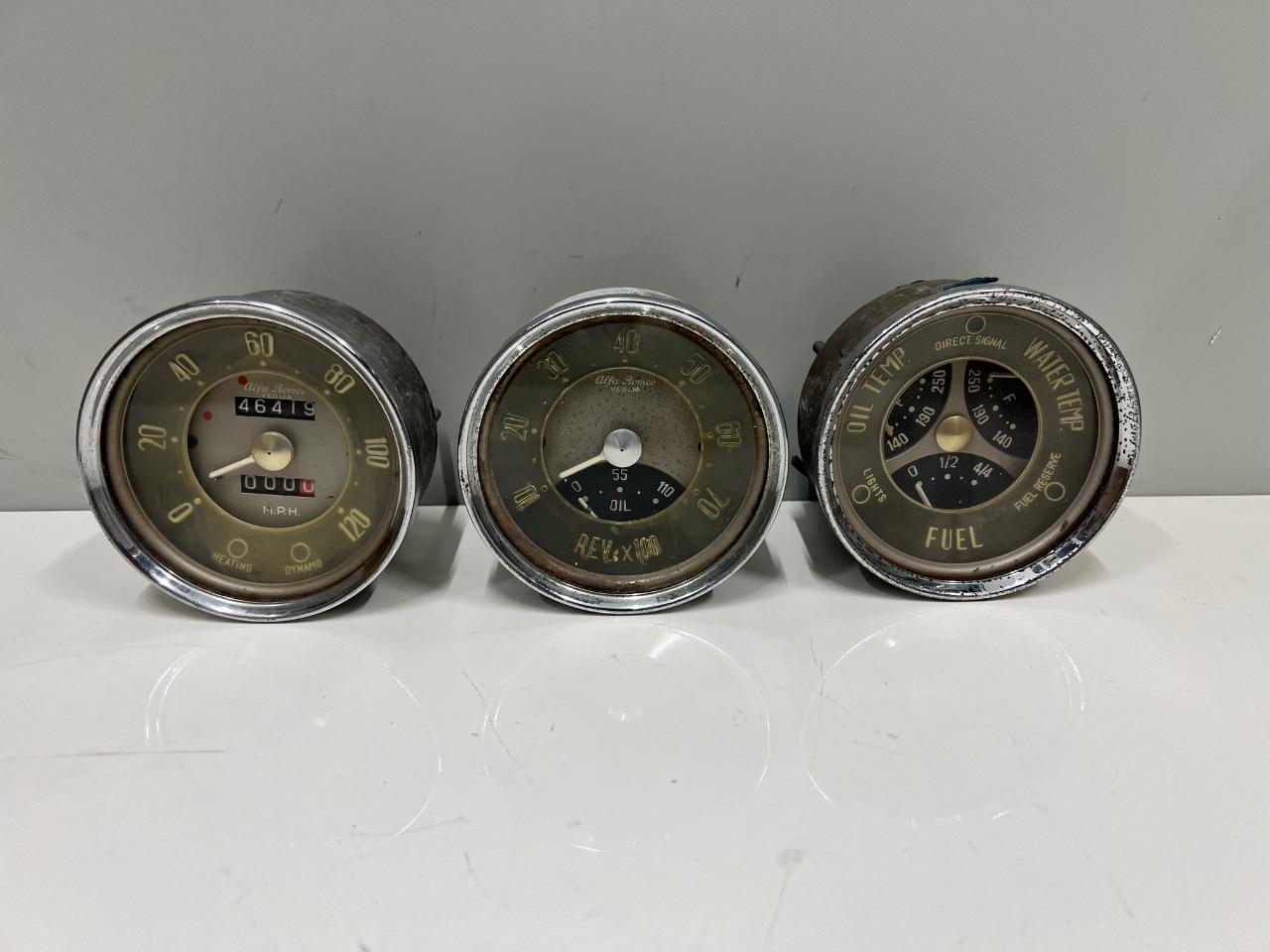 3 Instruments Alfa Romeo Giulietta Spider Sprint LesAnciennes.com