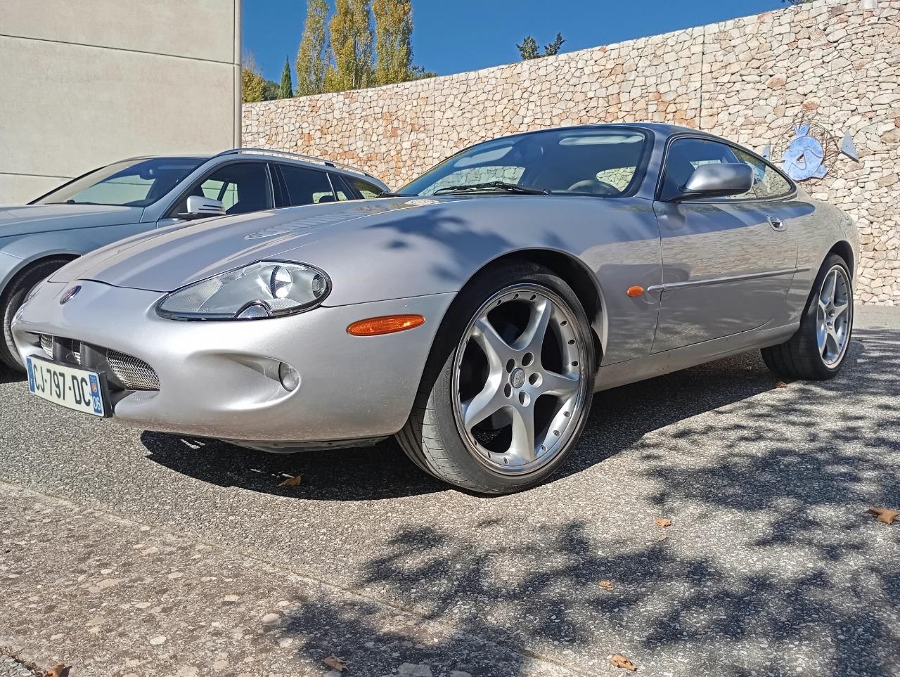JAGUAR XKR Coupé - 2000 LesAnciennes.com