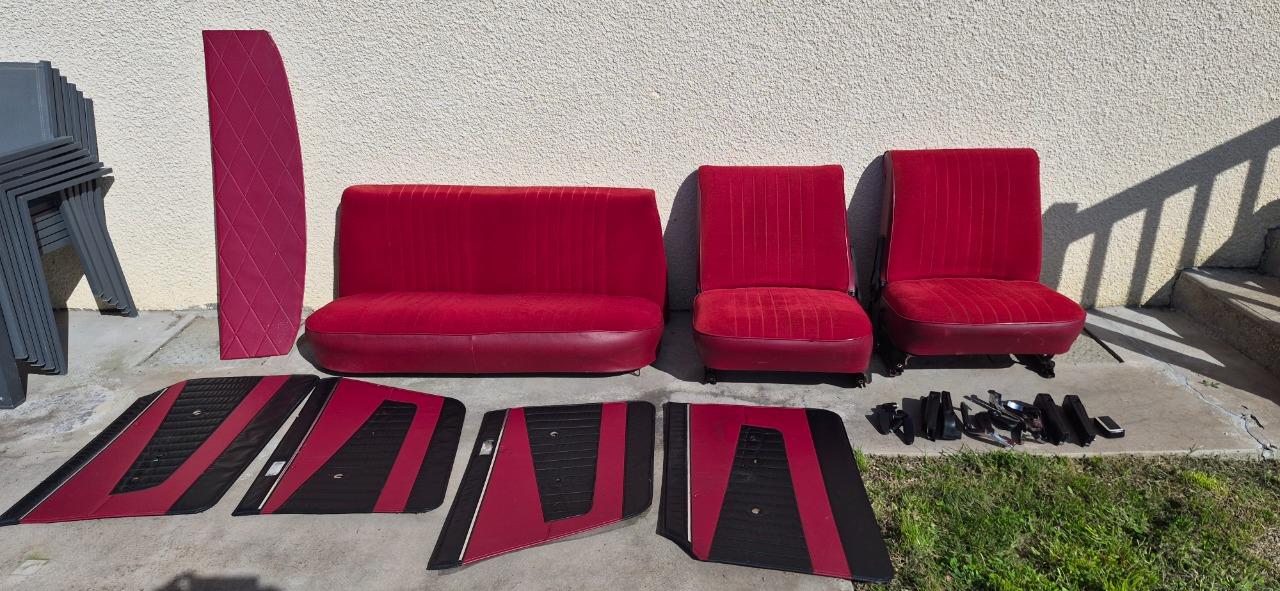 INTERIEUR COMPLET PEUGEOT 204 berline LesAnciennes.com