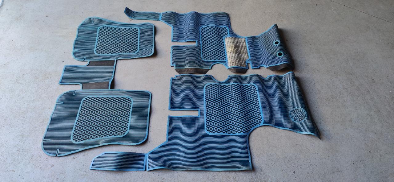 Tapis de sol RENAULT 8 (R8) LesAnciennes.com