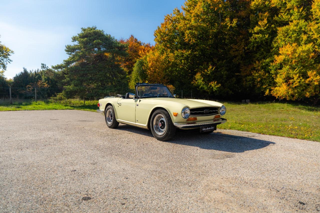 TRIUMPH TR6 - 1969 LesAnciennes.com