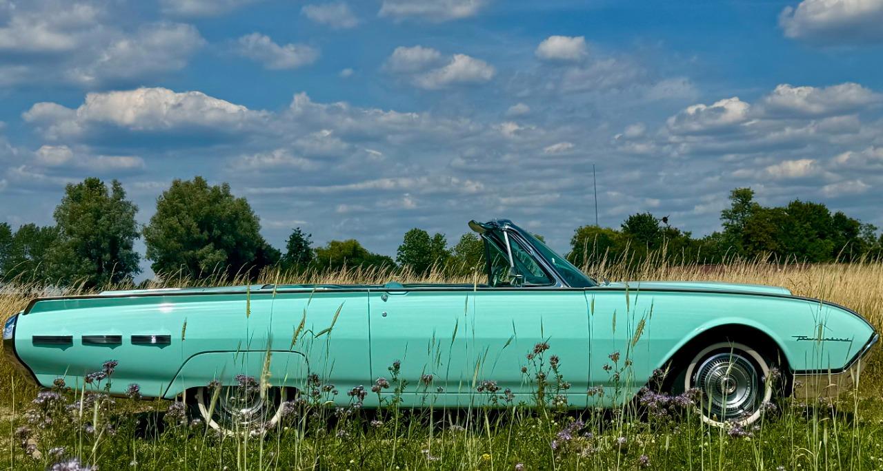 FORD Thunderbird - 1962 LesAnciennes.com