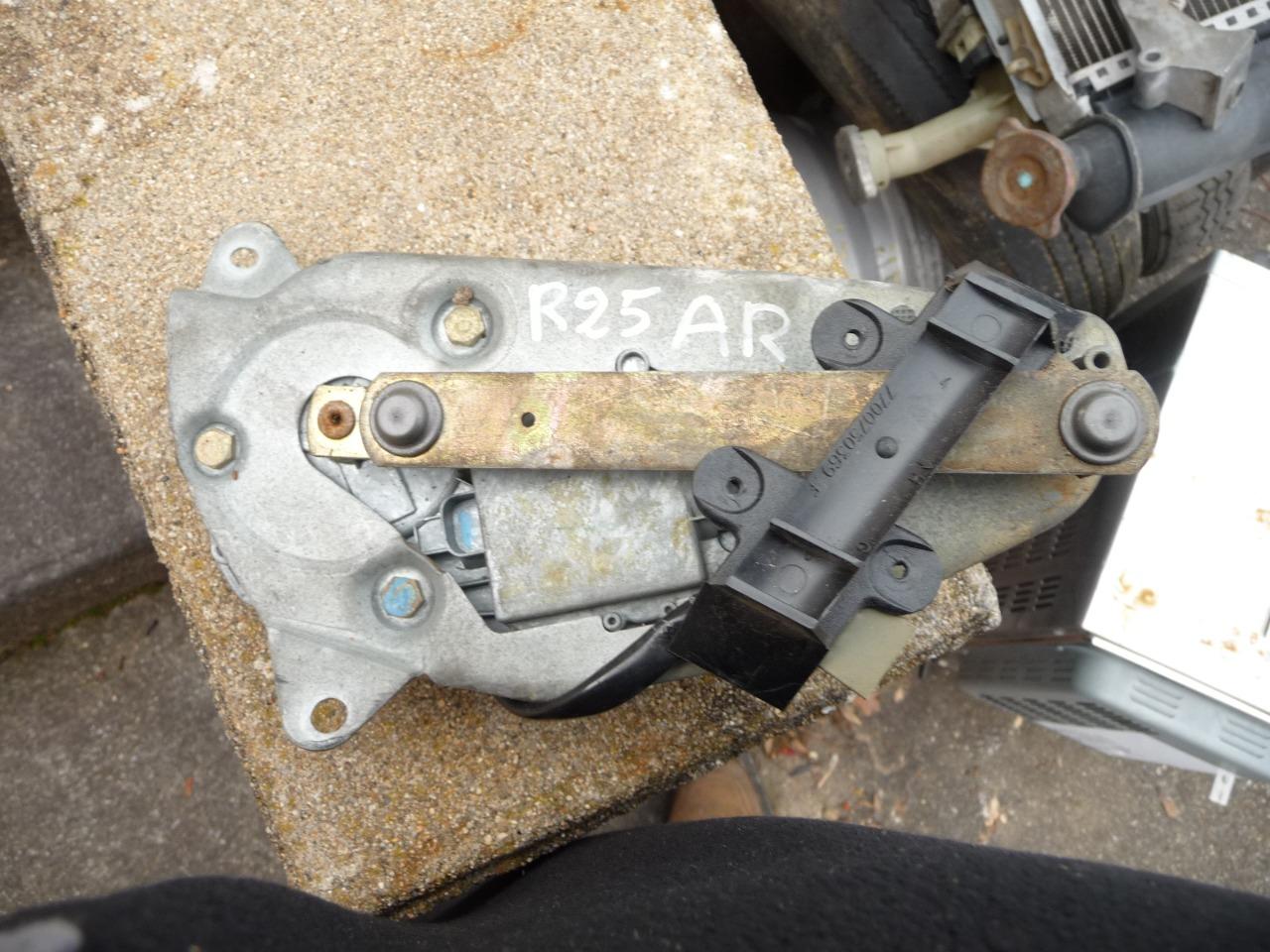 Pièces RENAULT 25 moteur essuie glace arrierre LesAnciennes.com