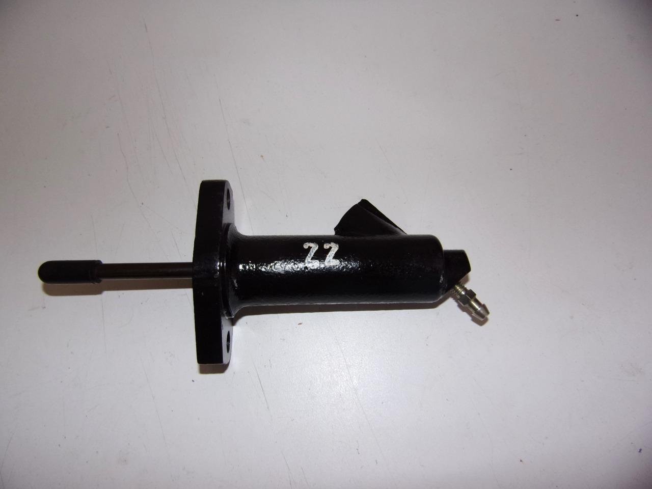 Cylindre récepteur d'embrayage BMW 21521158677 LesAnciennes.com