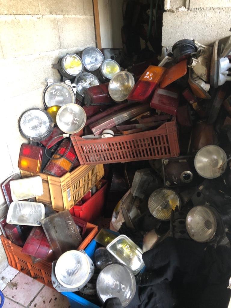 Pièces RENAULT PEUGEOT Renault Anciens phares LesAnciennes.com