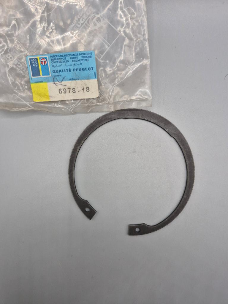 Circlips Roulement Roue AV Peugeot 204 304 LesAnciennes.com