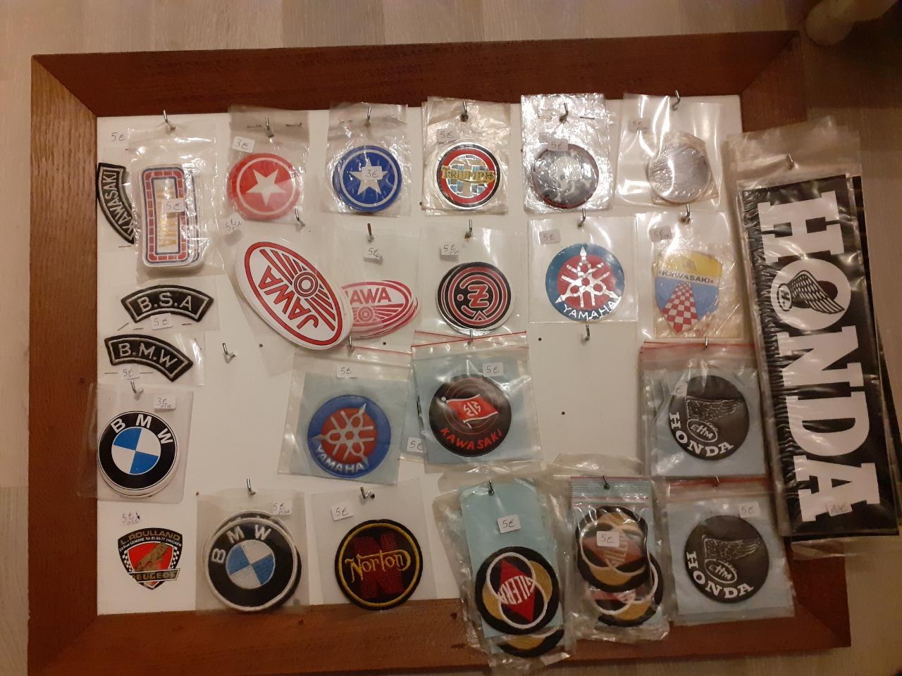 Patchs tissus et autocollants motos années 70 LesAnciennes.com