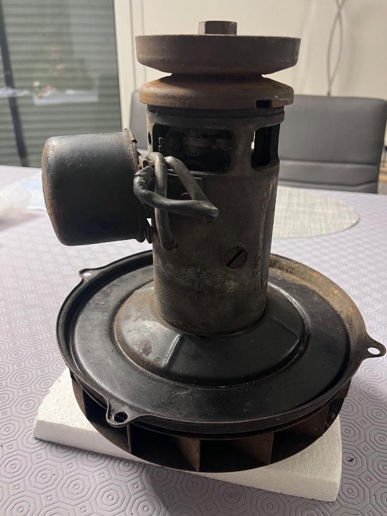 Dynamo BOSCH 6V 90mm coccinelle combi Porsche 356 LesAnciennes.com