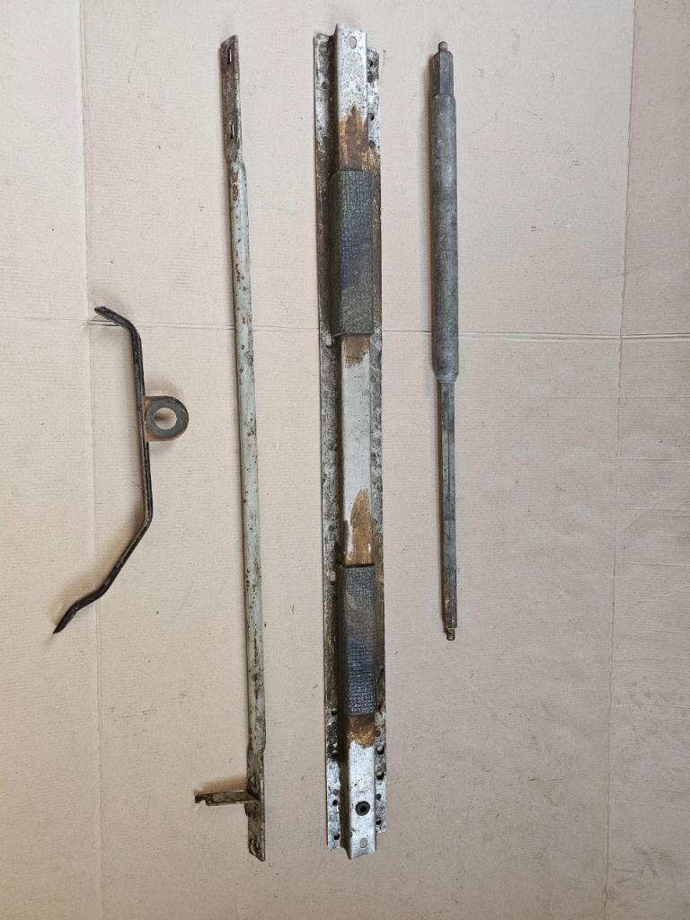 Traverse tirant CITROEN DS LesAnciennes.com