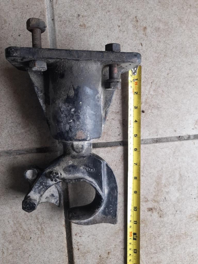 Crochet attelage LesAnciennes.com