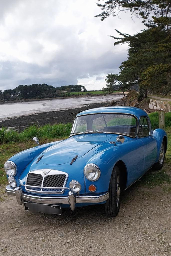 MG MGA Coupé - 1960 LesAnciennes.com