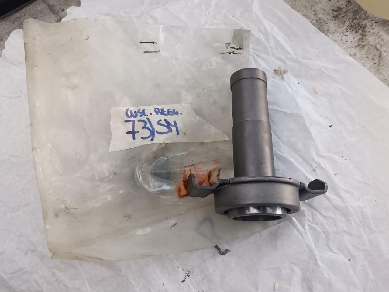 Butée d'embrayage pour Maserati Merak LesAnciennes.com