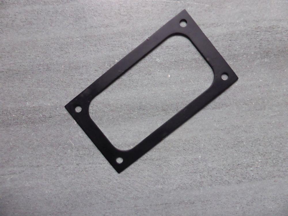 Plaquette pour fixation de la garniture (515.593) LesAnciennes.com