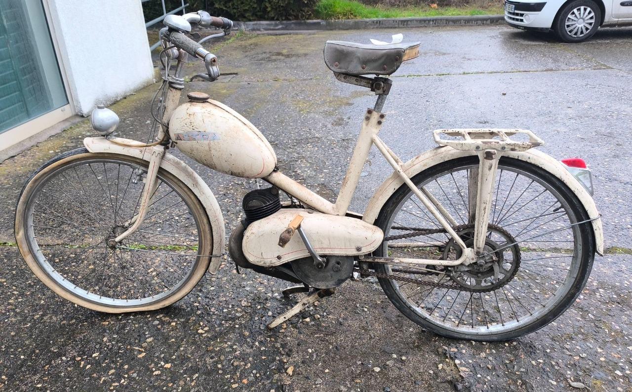 ASTRA lavalette - 1950 LesAnciennes.com