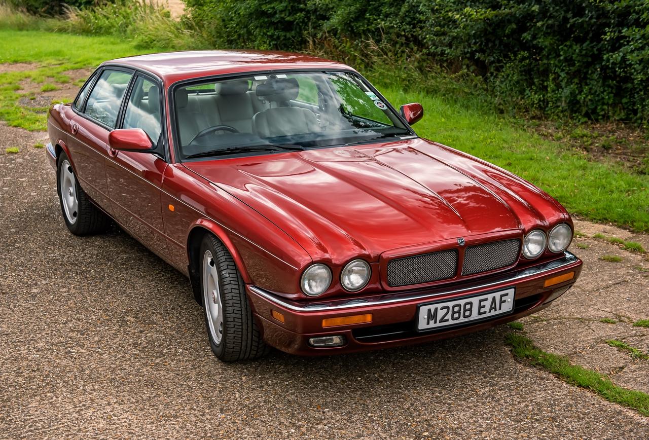 1995 Jaguar XJR Manual En Vente Aux Enchères