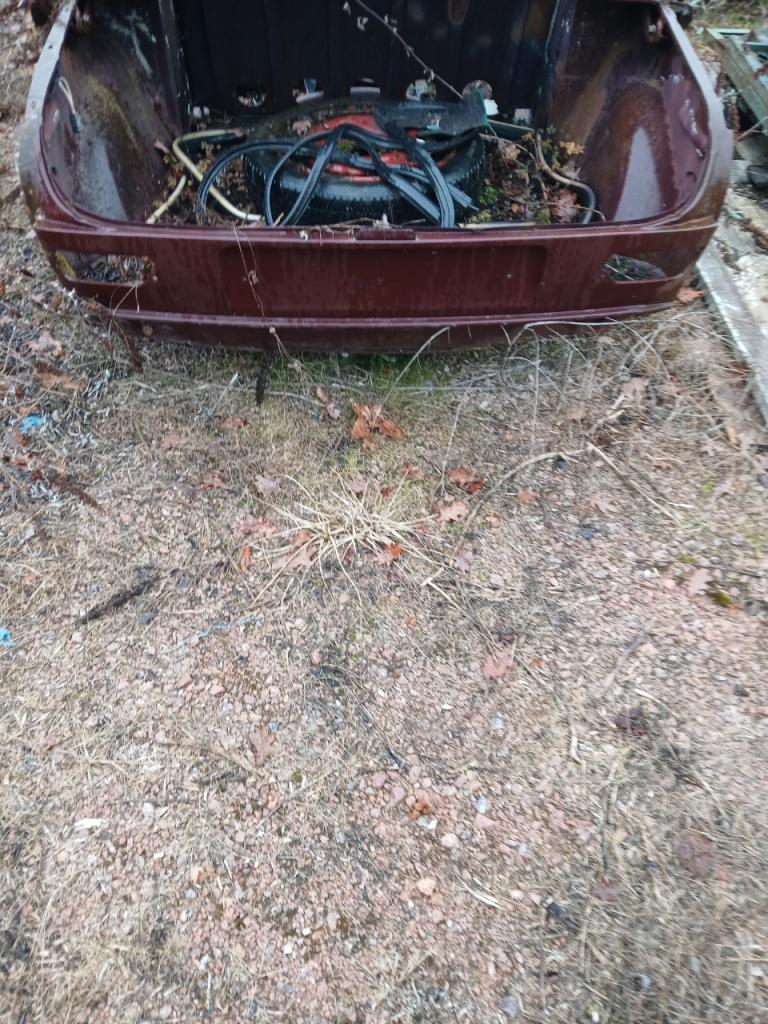 Caisse PEUGEOT 204 LesAnciennes.com