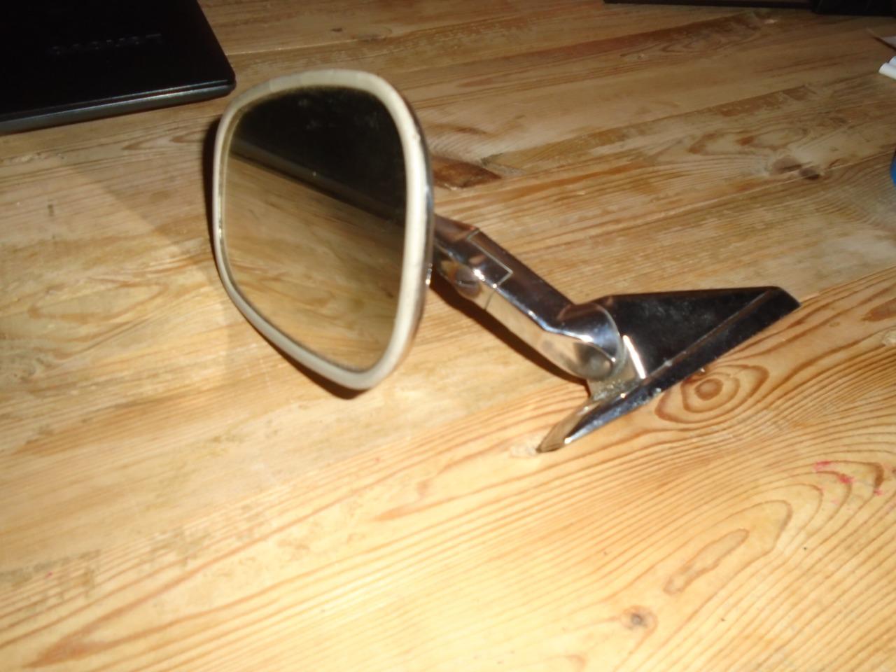 Pièces CIPA Rétro ext Cipa Rétro aile/portière LesAnciennes.com