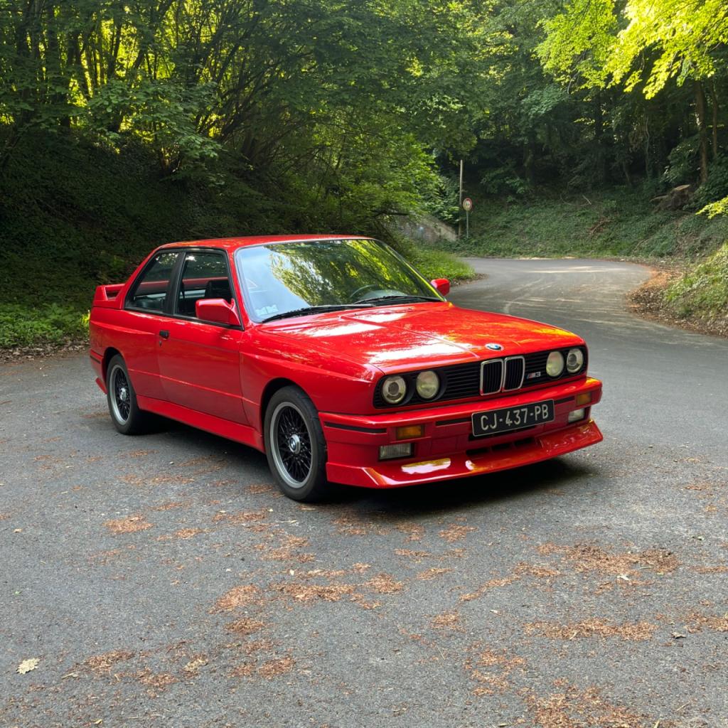 BMW M3 E30 Johnny Cecotto - 1989 LesAnciennes.com