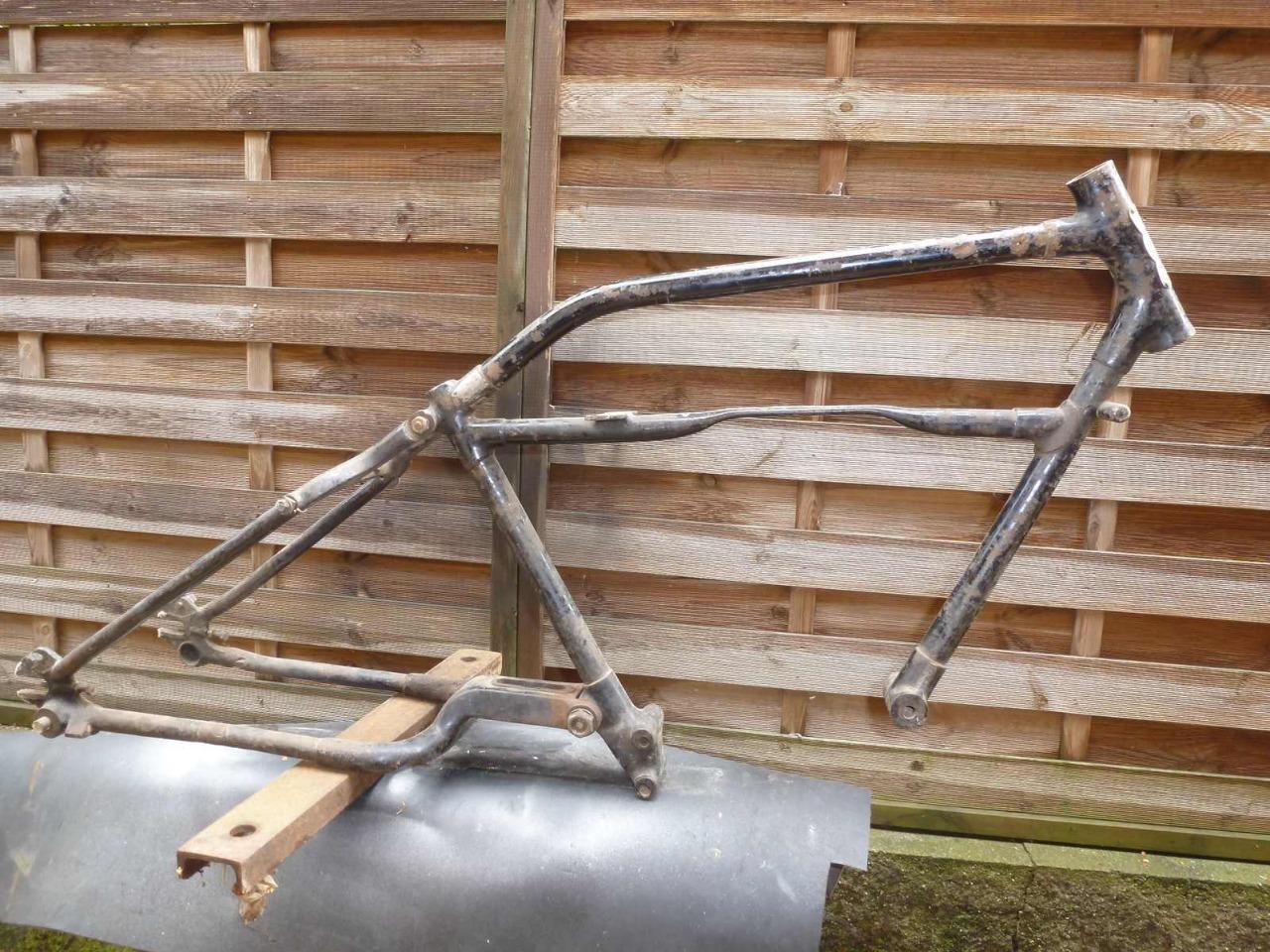 Recherche pièces TERROT cadre 350 entre tube an 20 LesAnciennes.com