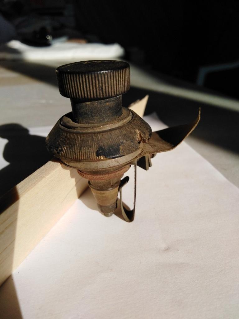 Contacteur électrique complet LesAnciennes.com