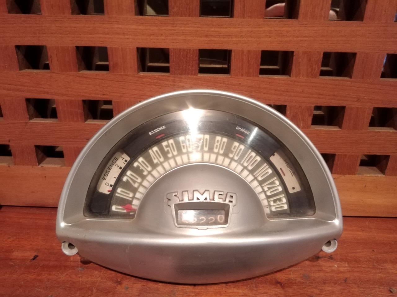 SIMCA Aronde 9 1300 LesAnciennes.com