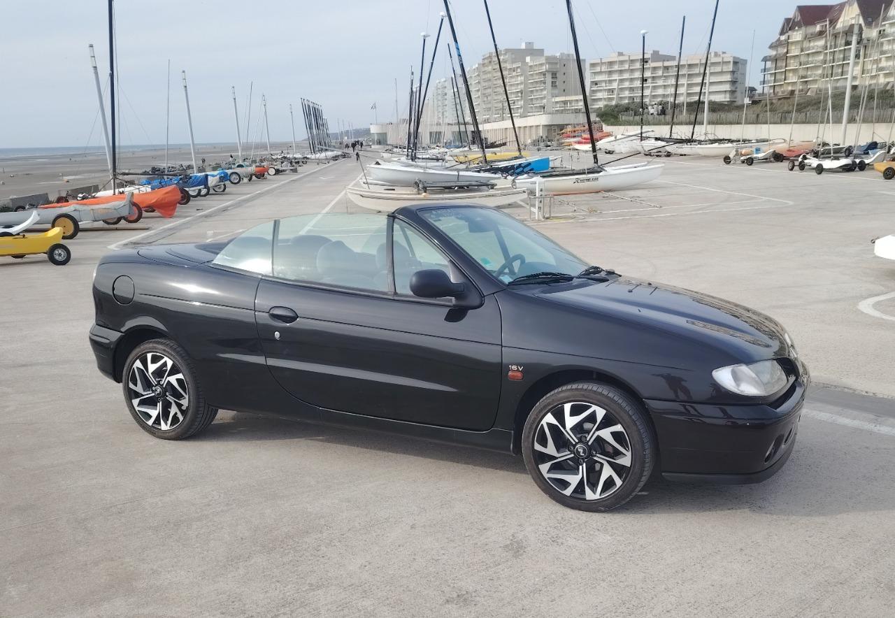 RENAULT Megane 1 cabriolet Cabriolet - 1997 LesAnciennes.com