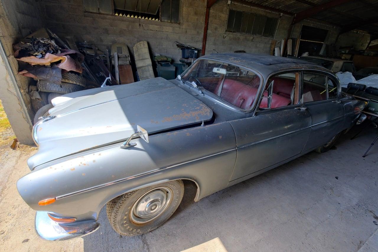 1968 Jaguar 420G LesAnciennes.com