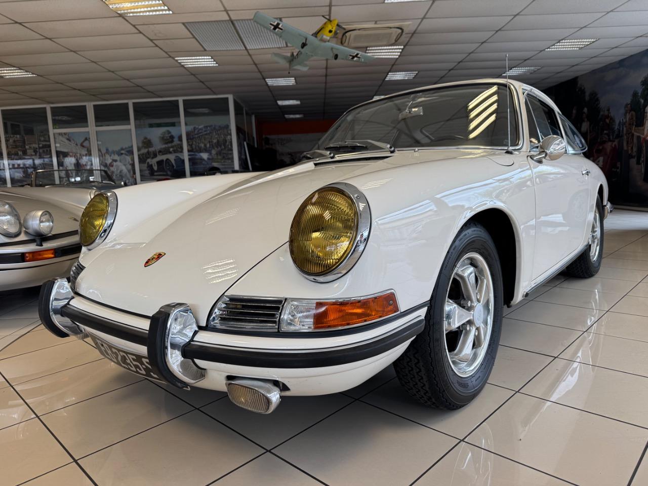 PORSCHE 911 2.0 S SWB - 1967 LesAnciennes.com