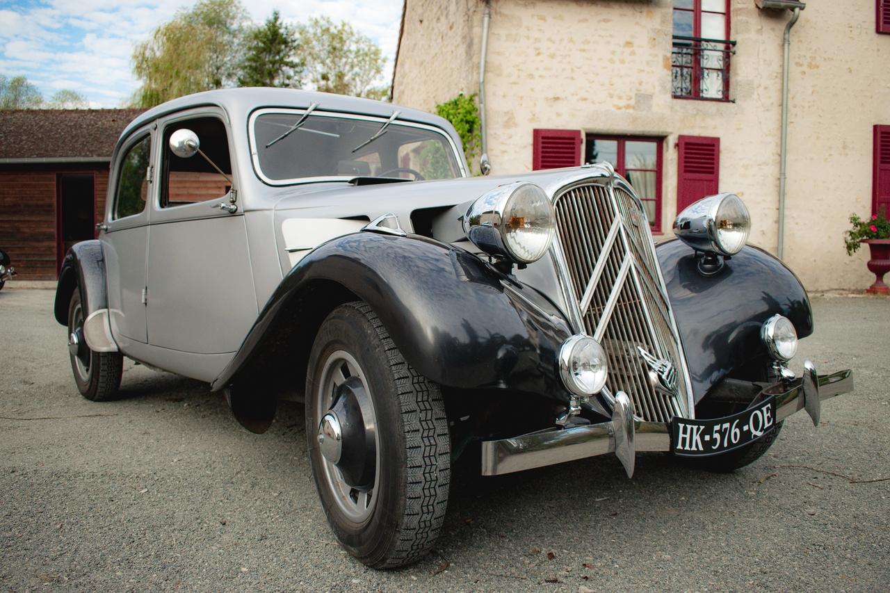 1951 Citroën Traction Avant 11BL LesAnciennes.com