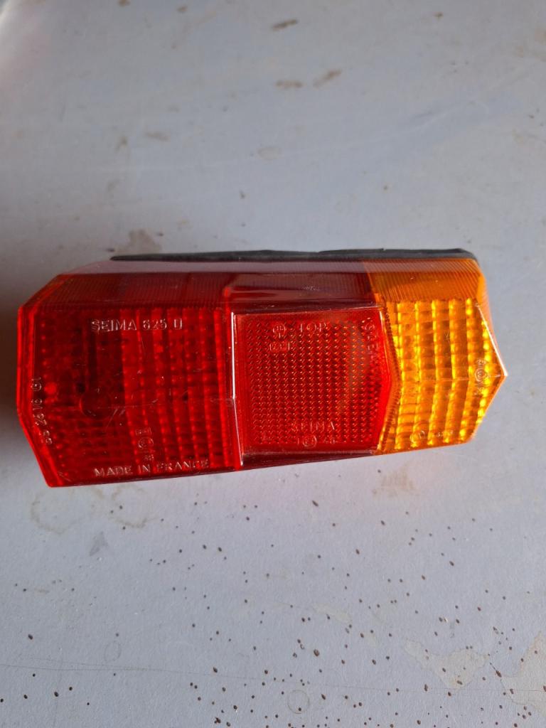 Feux AR CITROEN Dyane LesAnciennes.com