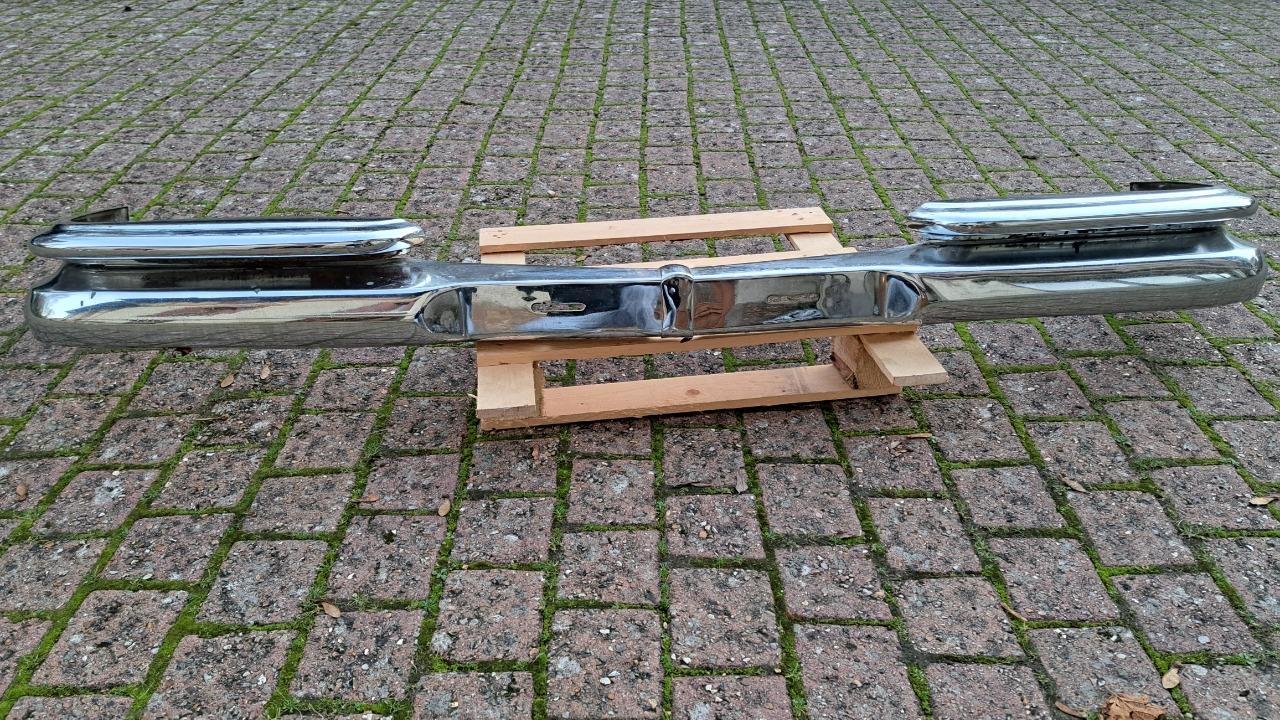 Pare choc MERCEDES 280 SE W11 LesAnciennes.com