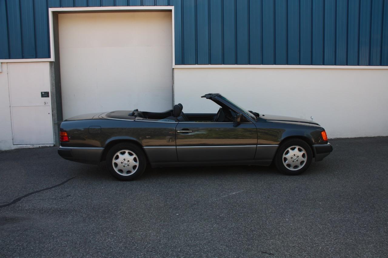 MERCEDES 300 CE 220cv BVM5 6 cyl - 1993 LesAnciennes.com