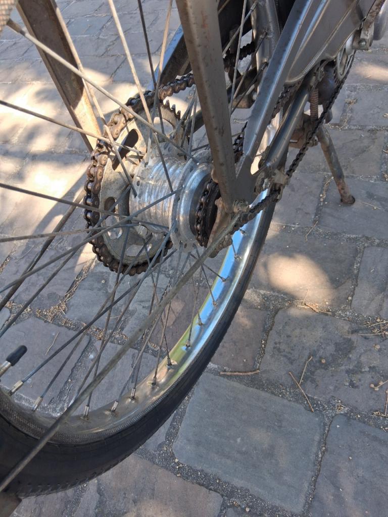 MOTOBECANE AV 42 - 1965 LesAnciennes.com
