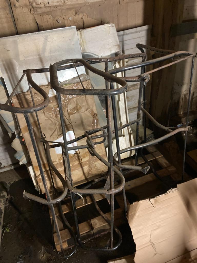 Lot de pièces CITROEN 2CV 4 LesAnciennes.com