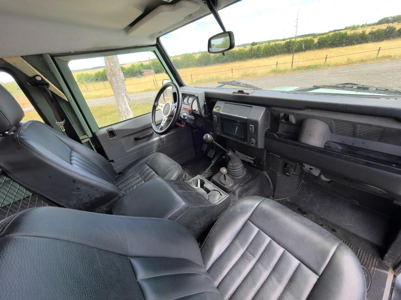 LAND ROVER Defender 90 V8 - 1986 LesAnciennes.com
