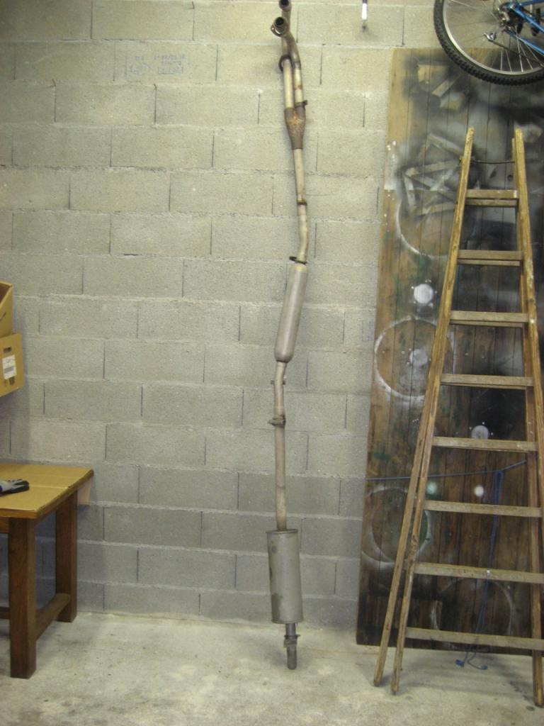 Ligne échappement MG MGB LesAnciennes.com