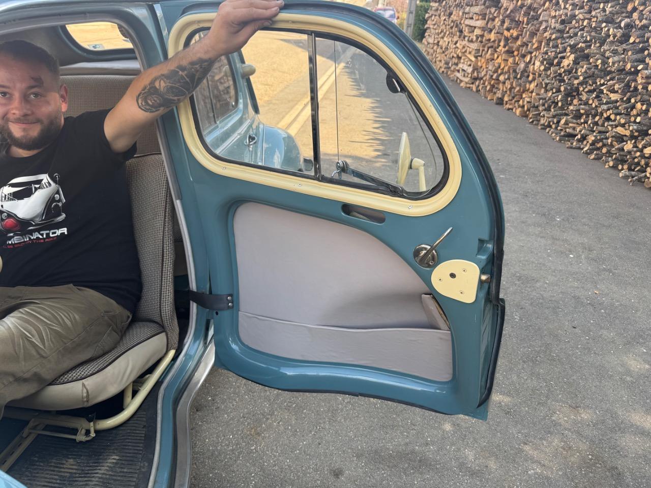 RENAULT 4CV R1062 - 1958 LesAnciennes.com