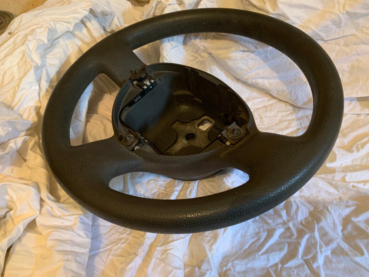 Volant FIAT PUNTO 2000 réf./50545100 LesAnciennes.com