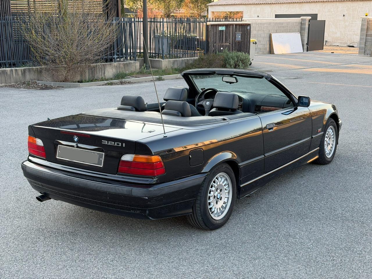BMW 320i E36 Cabriolet BVM 6 cylindres - 1996 LesAnciennes.com