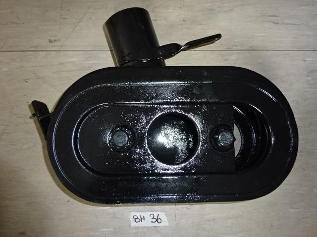 Boite de filtre à air pour Maserati Indy LesAnciennes.com