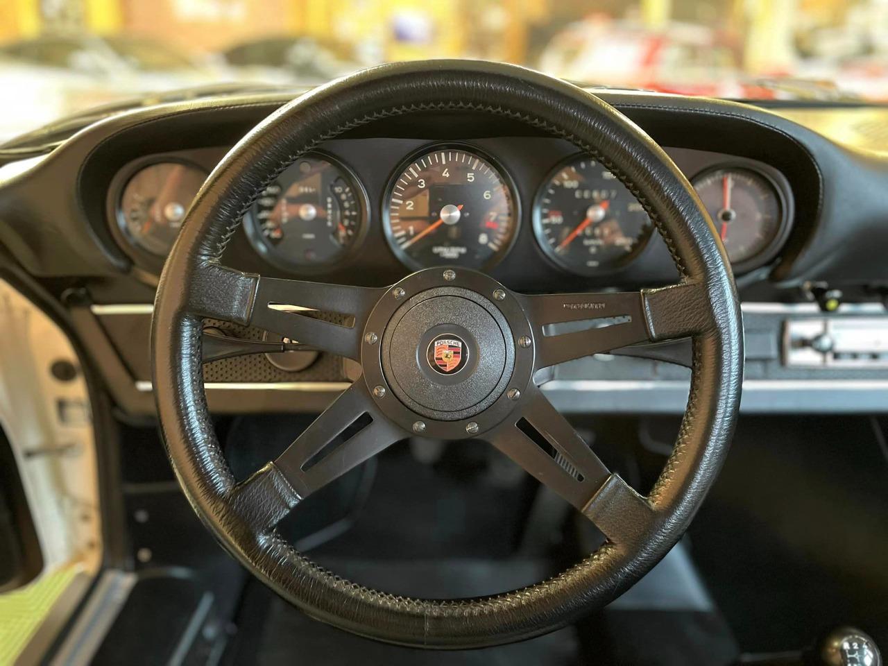 PORSCHE 911 2.0 S - 1968 LesAnciennes.com