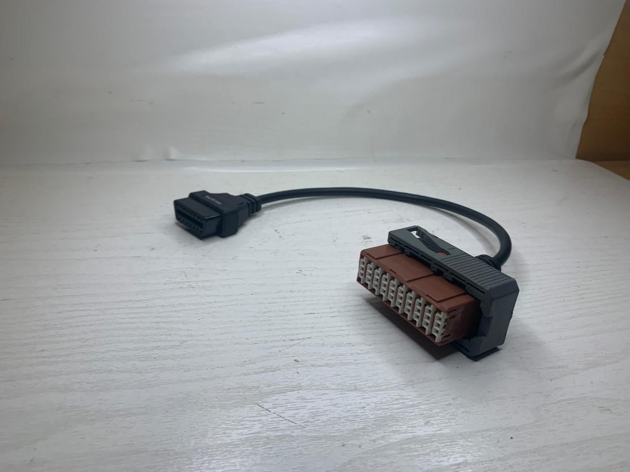 Adaptateur ODB2 diagnostique PEUGEOT,CITROËN PSA LesAnciennes.com
