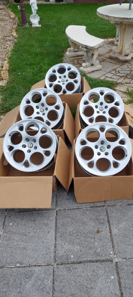 A vendre jantes alfa romeo LesAnciennes.com