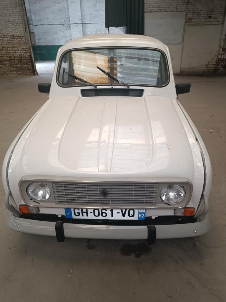 RENAULT 4 (R4) Clan - 1988 LesAnciennes.com