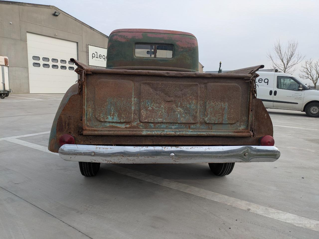MERCURY 1/2 ton PICKUP TRUCK V8 FLATHEAD - 1946 LesAnciennes.com