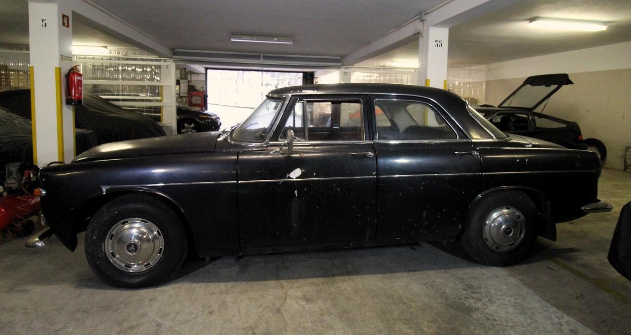 ROVER P5 3.0 Litre Saloon - 1964 LesAnciennes.com