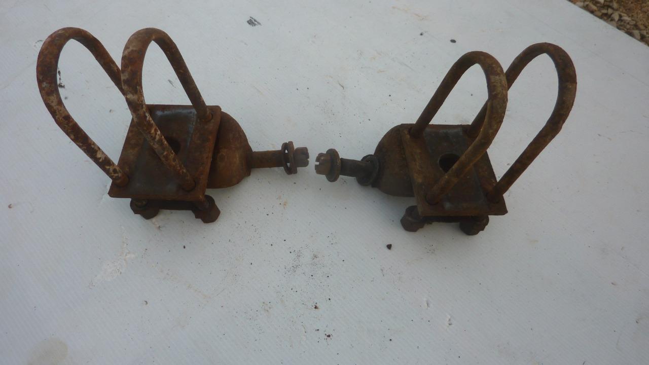 Lot de pièces SIMCA 8 LesAnciennes.com