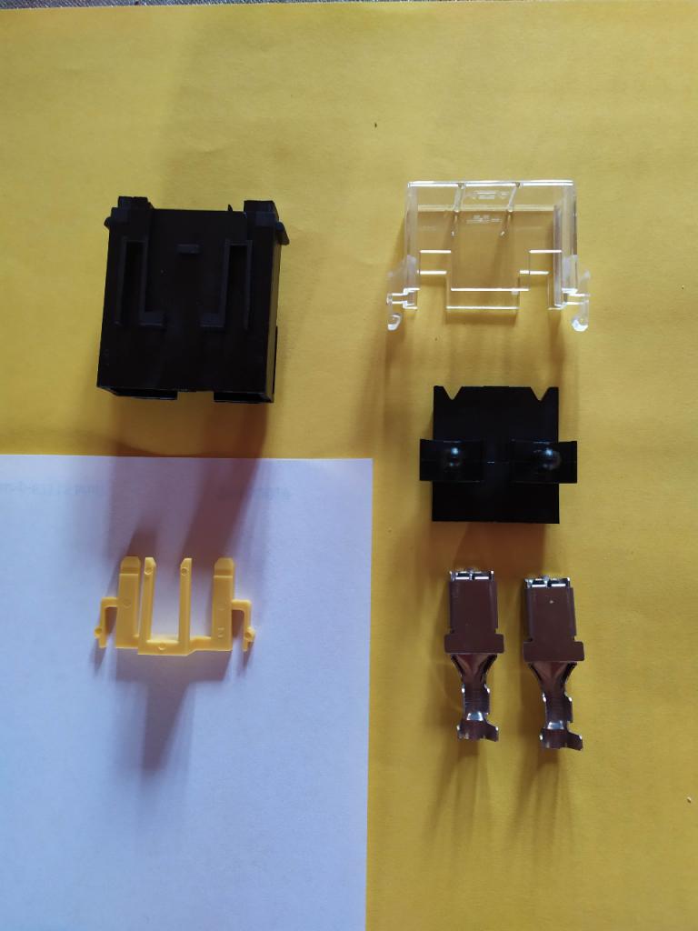 Porte maxi fusible LesAnciennes.com